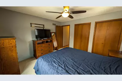 1918 Bayview Drive, Albert Lea, MN 56007 - Photo 12
