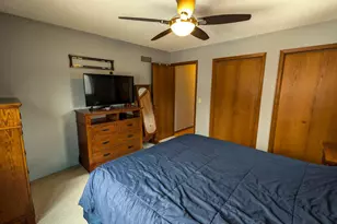 1918 Bayview Dr, Albert Lea, MN 56007 - Photo 12