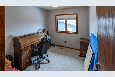 1918 Bayview Drive, Albert Lea, MN 56007 - Photo 6