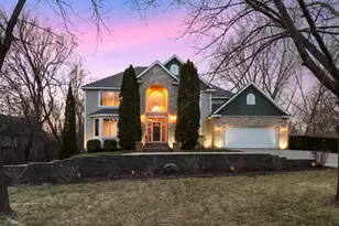 4561 Oak Pond Rd, Eagan, MN 55123 - Photo 4