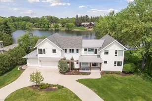 4812 Lakeview Dr, Edina, MN 55424 - Photo 2