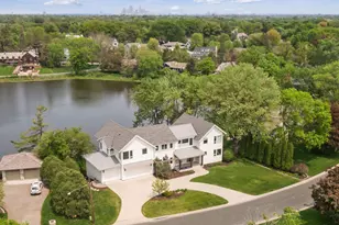 4812 Lakeview Dr, Edina, MN 55424 - Photo 1