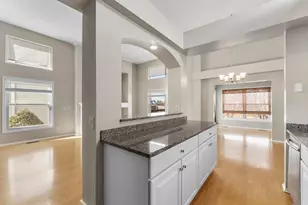 10247 Country Club Curve, Woodbury, MN 55129 - Photo 20