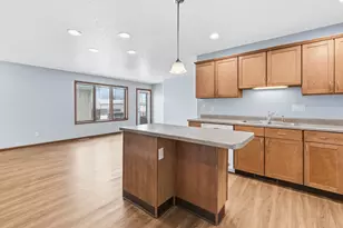 3418 Village Green Dr, Moorhead, MN 56560 - Photo 6