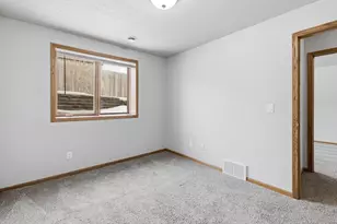 3418 Village Green Dr, Moorhead, MN 56560 - Photo 16