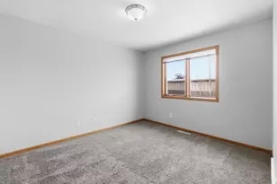 3418 Village Green Dr, Moorhead, MN 56560 - Photo 12