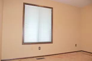 542 Graham St SW, Hutchinson, MN 55350 - Photo 16