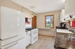 4701 Hampshire Ave N, Crystal, MN 55428 - Photo 6