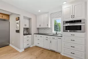 6141 Sherman Cir, Edina, MN 55436 - Photo 14