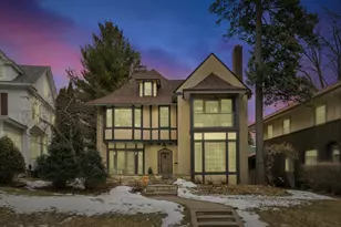 2205 Kenwood Pkwy, Minneapolis, MN 55405 - Photo 34