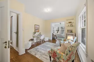 2205 Kenwood Pkwy, Minneapolis, MN 55405 - Photo 18