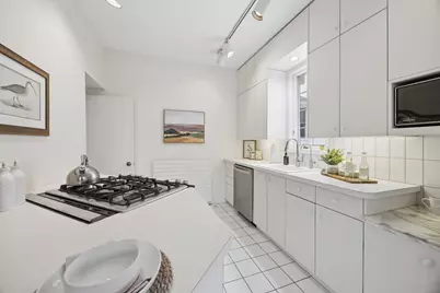 2205 Kenwood Parkway, Minneapolis, MN 55405 - Photo 10