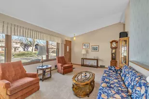 683 Riviera Dr, New Brighton, MN 55112 - Photo 8