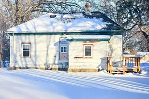 111 Markley Ave S, Thief River Falls, MN 56701 - Photo 4