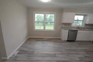 100 2nd St NE, Hallock, MN 56728 - Photo 2