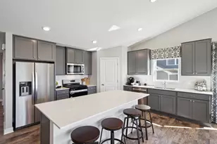 1657 Shasta Dr, Shakopee, MN 55379 - Photo 2
