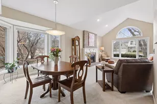 138 White Oaks Ln, Vadnais Heights, MN 55127 - Photo 8