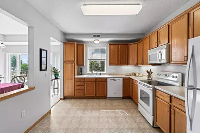 1900 Rush Lake Trail #232, New Brighton, MN 55112 - Photo 4