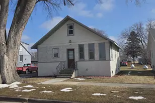 880 Pine St, Wabasso, MN 56293 - Photo 1