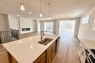 8191 Haywood Dr, Lino Lakes, MN 55014 - Photo 10