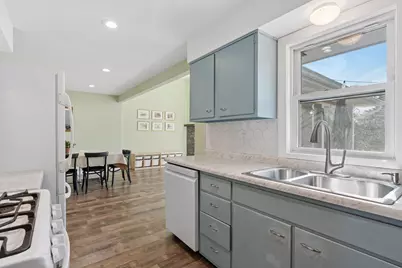 2401 Jones Place W, Bloomington, MN 55431 - Photo 8