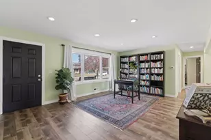 2401 Jones Pl W, Bloomington, MN 55431 - Photo 10