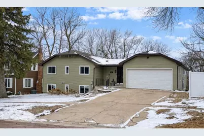 704 Miller Avenue, Windom, MN 56101 - Photo 1