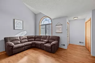 1012 Larkspur Ln, Waconia, MN 55387 - Photo 10