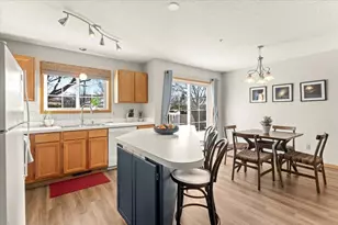 929 Old Steine Cir, New Brighton, MN 55112 - Photo 10