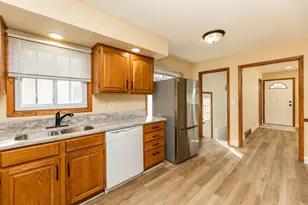 5214 Oliver Ave N, Minneapolis, MN 55430 - Photo 6