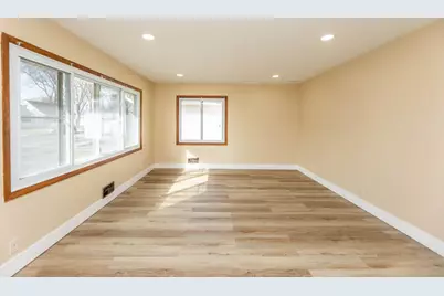 5214 Oliver Avenue N, Minneapolis, MN 55430 - Photo 8