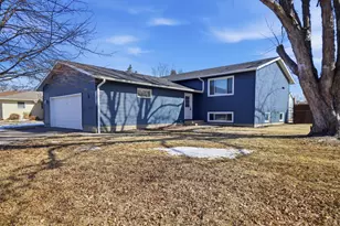 135 S Manitou Dr, Mankato, MN 56001 - Photo 1