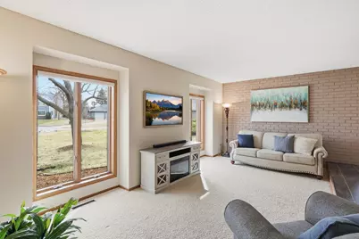 4125 Bridgewater Circle, Vadnais Heights, MN 55127 - Photo 2