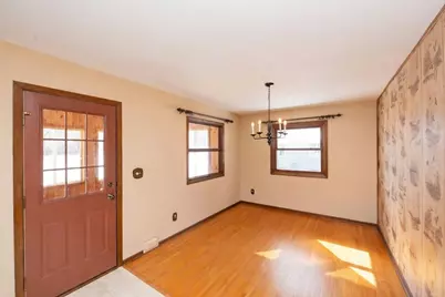 1008 Marnie Street S, Maplewood, MN 55119 - Photo 4