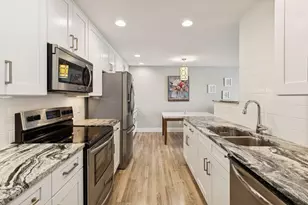 205 Barry Ave S, Wayzata, MN 55391 - Photo 8