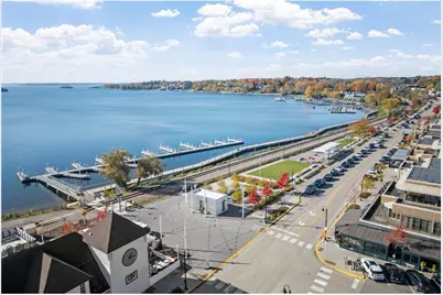 205 Barry Avenue S #221, Wayzata, MN 55391 - Photo 2