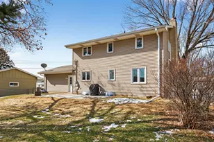 1365 Pinewood Dr, Woodbury, MN 55125 - Photo 24