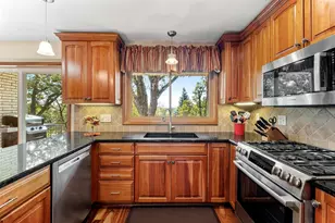 1800 Hiawatha Ct NE, Rochester, MN 55906 - Photo 16