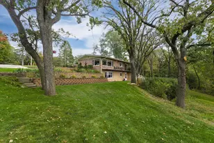 1800 Hiawatha Ct NE, Rochester, MN 55906 - Photo 4