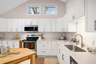 783 Berwood Avenue, Vadnais Heights, MN 55127 - Photo 8