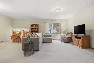 716 Hallstrom Dr, Red Wing, MN 55066 - Photo 4