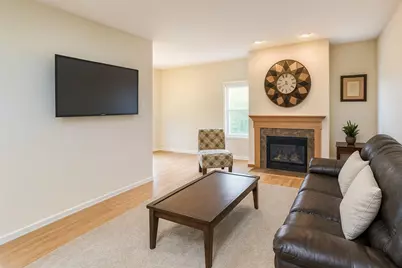 6869 Folkestone Road #614, Apple Valley, MN 55124 - Photo 2