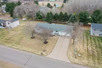 900 Southview Avenue, Braham, MN 55006 - Photo 2