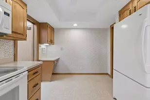 8430 Pennsylvania Rd, Bloomington, MN 55438 - Photo 20