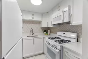 4820 Park Commons Dr, Saint Louis Park, MN 55416 - Photo 18