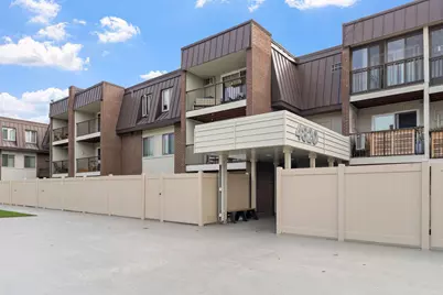 4820 Park Commons Drive #21, Saint Louis Park, MN 55416 - Photo 2