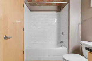 521 S 7th St, Minneapolis, MN 55415 - Photo 22