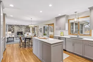 610 Watersedge Terrace, Mendota Heights, MN 55120 - Photo 12