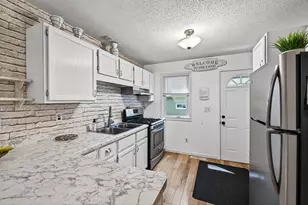 7011 Pleasant View Dr, Mounds View, MN 55112 - Photo 4