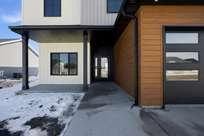 2216 44th Street S, Moorhead, MN 56560 - Photo 2